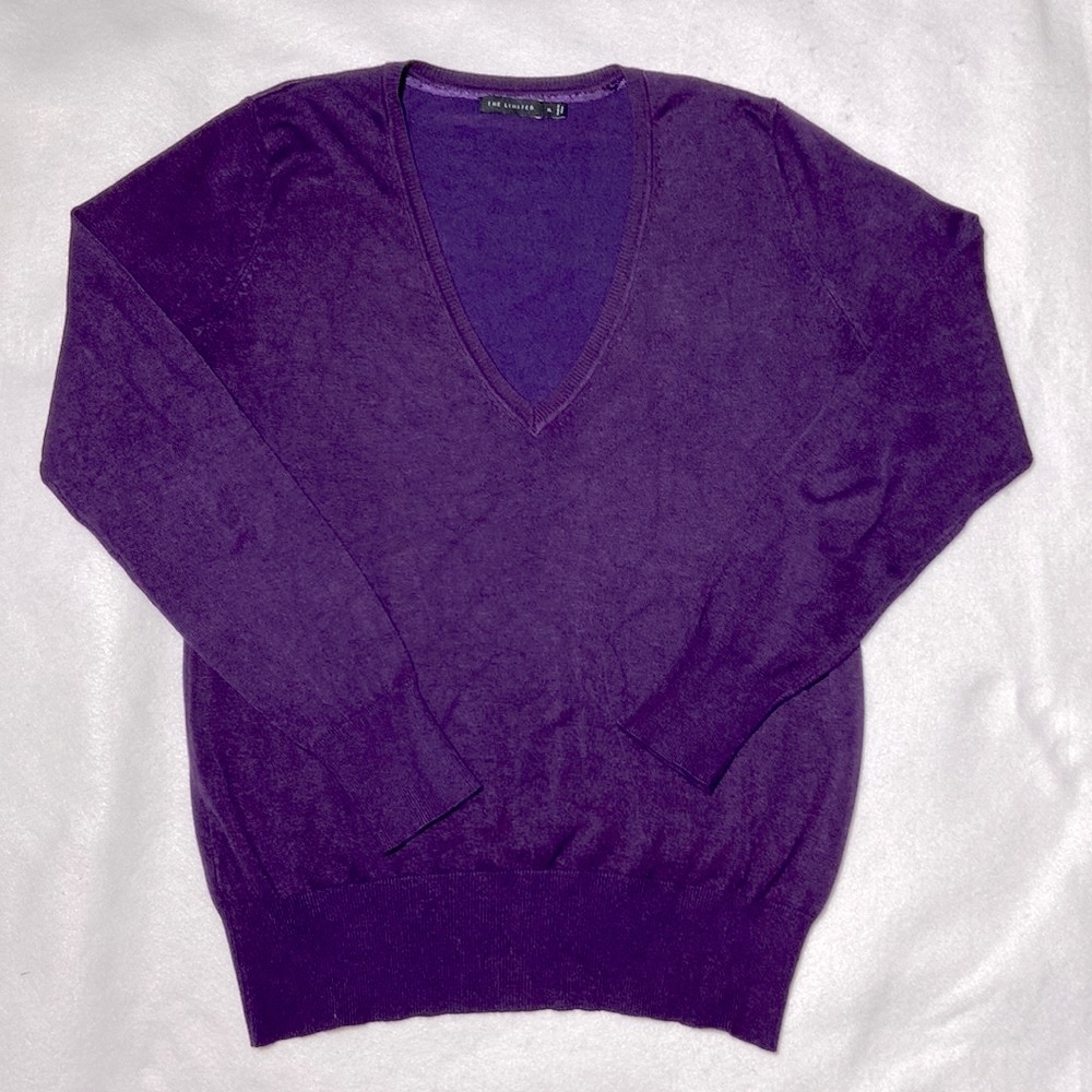 The Limited Vintage Fine Gauge V Neck Sweater. Dark Plum/Purple. X-Large.